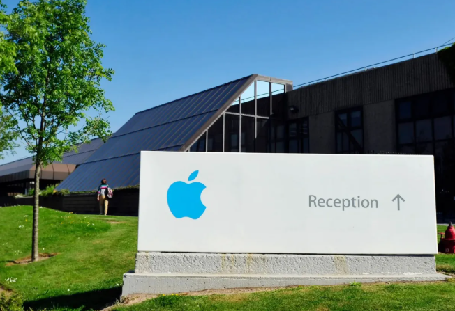 Ireland is "walking a tightrope" between "Brussels" and "Silicon Valley" - TAG focus